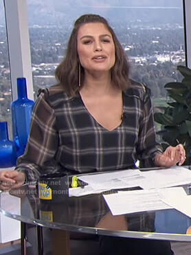 Carissa's black plaid v-neck dress on E! News Daily Pop
