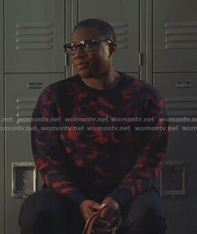 Hen's blue and red camo sweater on 9-1-1