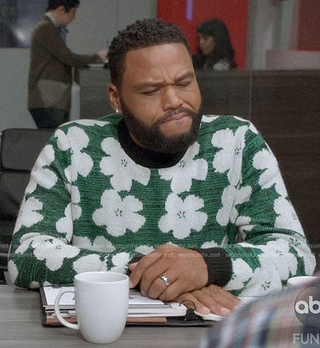Andre's green flower print sweater on Black-ish