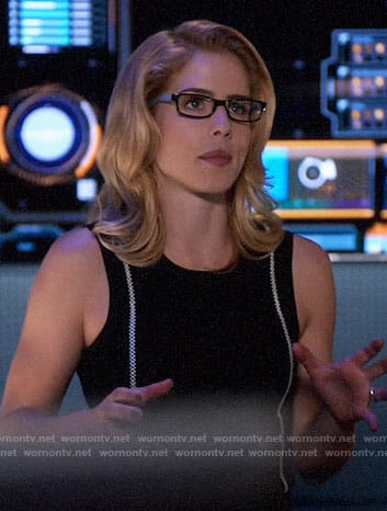 Felicity's black top with white stitching on Arrow