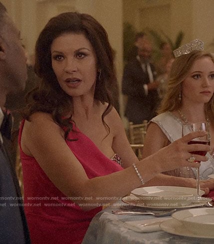 Vicki's pink embellished one-shoulder gown on Queen America