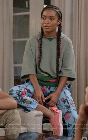 Zoey's green hoodie on Black-ish
