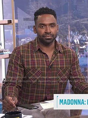 Justin's plaid shirt on E! News Daily Pop