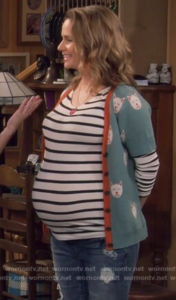 Kimmy's green cat sweater on Fuller House