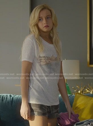 Terra's grey graphic tee on Dirty John