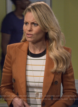 DJ's white striped top and side stripe pants on Fuller House
