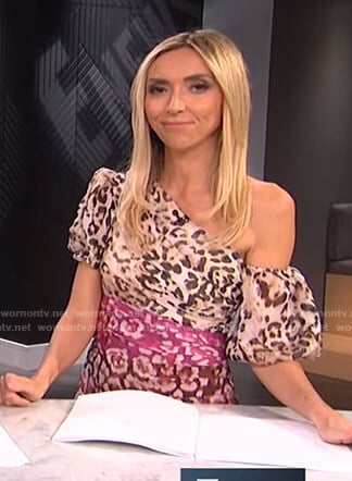 Giuliana's leopard one off-shoulder dress on E! News