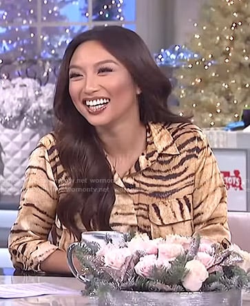 Jeannie's tiger print blouse on The Real
