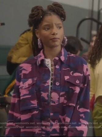 Skylar's pink camo corduroy jacket on Grown-ish