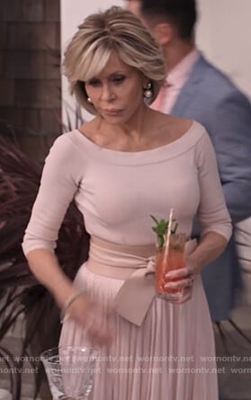Grace's bow embellished wide belt on Grace and Frankie