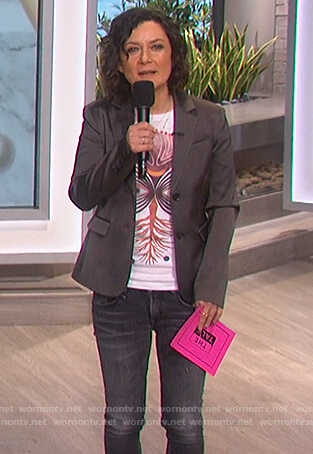 Sara's white eye graphic print tee on The Talk