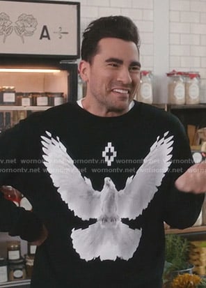 David's black bird print sweatshirt on Schitt's Creek