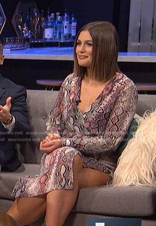 Carissa's snake print v-neck dress on E! News