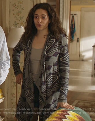 Fioana's gray geometric cardigan on Shameless