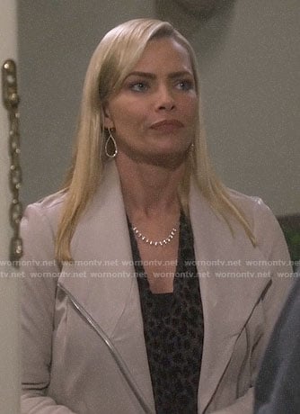 Jill's off-white leather jacket on Mom