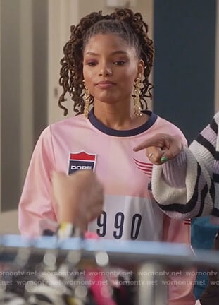 Skylar's pink 1990 sweater on Grown-ish