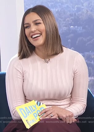 Carissa's pink ribbed sweater on E! News Daily Pop