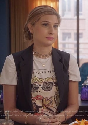 Nomi's white comic print tee on Grown-ish