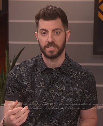 Will's black floral shirt on Live from E!