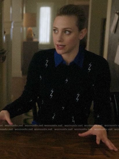 Betty's lightning bolt sweater on Riverdale