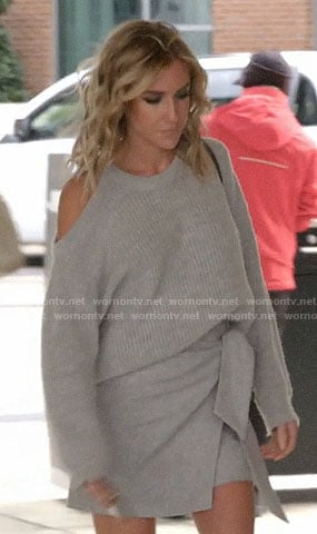 Kristin's grey shoulder cutout sweater on Very Cavallari