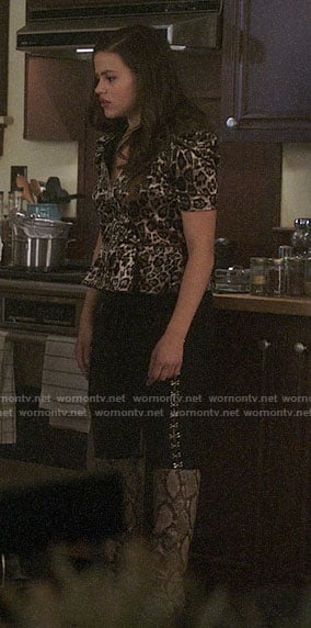 Maggie's velvet leopard print zip-front top on Charmed