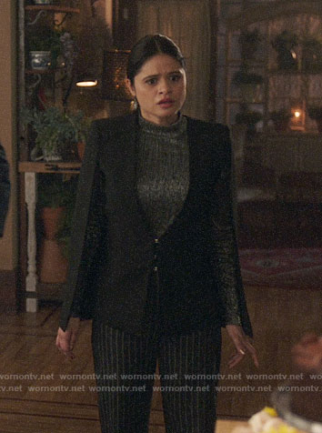 Mel's black cape jacket on Charmed