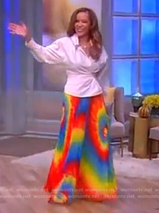 Sunny's tie die skirt on The View