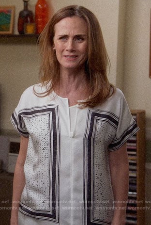 Maya's white square print top on Splitting Up Together