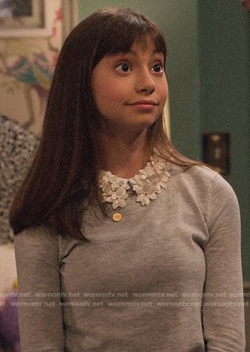 Molly's grey sweater with white floral collar and pink glitter sneakers on No Good Nick