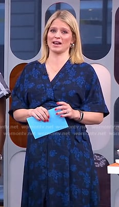 Sara's blue floral button front dress on GMA Strahan And Sara