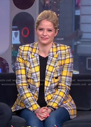 Sara's yellow plaid blazer on GMA Strahan And Sara