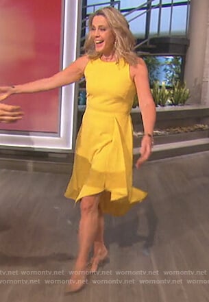 Deborah Norville's yellow asymmetric dress on The Talk
