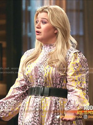 Kelly Clarkson's pink and yellow leopard print dress on The Voice
