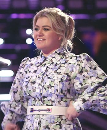 Kelly Clarkson's floral shirtdress on The Voice