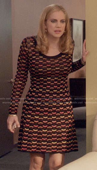 Amy's wavy print dress on Veep