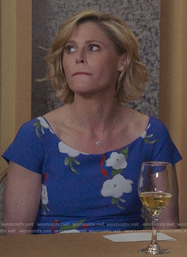 Claire's blue floral dress on Modern Family