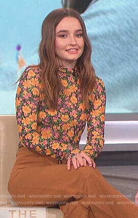 Kaitlyn Dever's floral turtleneck top on The Talk