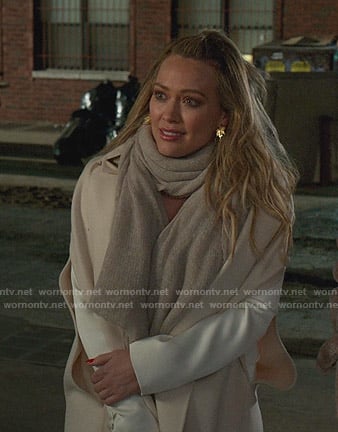 Kelsey's white cape on Younger