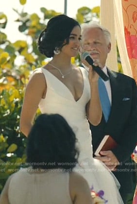 Carolina's wedding dress on Grand Hotel