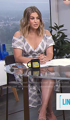 Carissa's striped cold-shoulder dress on E! News Daily Pop