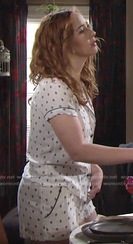 Mariah's printed short sleeve pajamas on The Young and the Restless