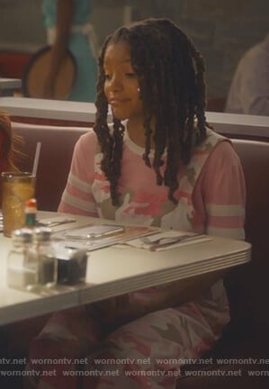 Skylar's pink camo overalls and stripe tee on Grown-ish