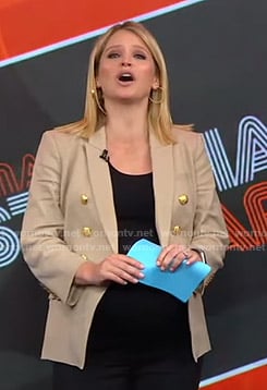 Sara's beige blazer on GMA Strahan And Sara