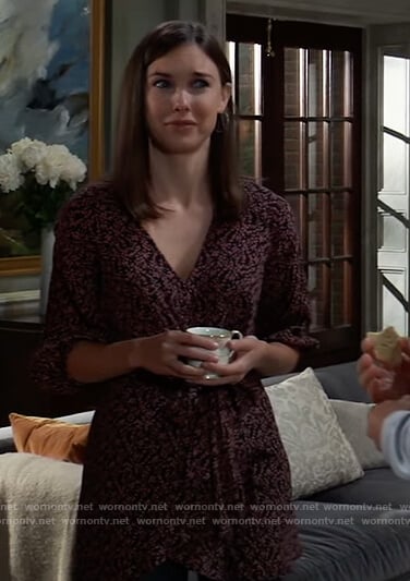 Willow's floral tie-front tunic on General Hospital