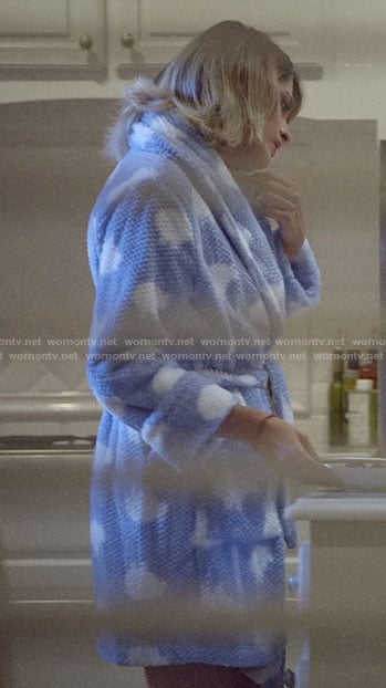 Becky's blue sheep robe on Scream