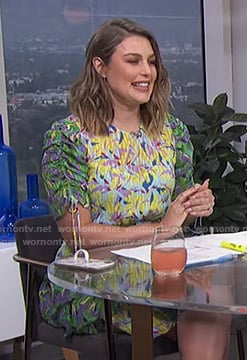 Carissa's floral ruched dress on E! News Daily Pop
