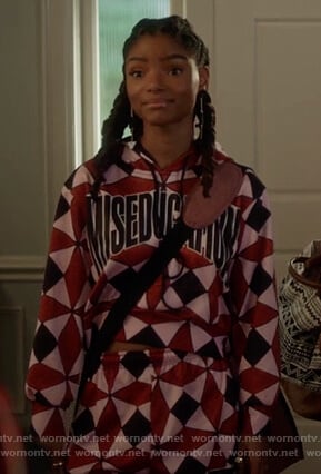 Skylar's pink diamond sweatshirt and pants on Grown-ish