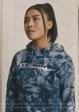 Alex's Champion tie-dye hoodie on Light as a Feather