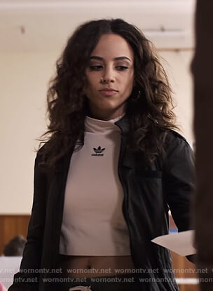 Moe's white sleeveless crop top on Trinkets